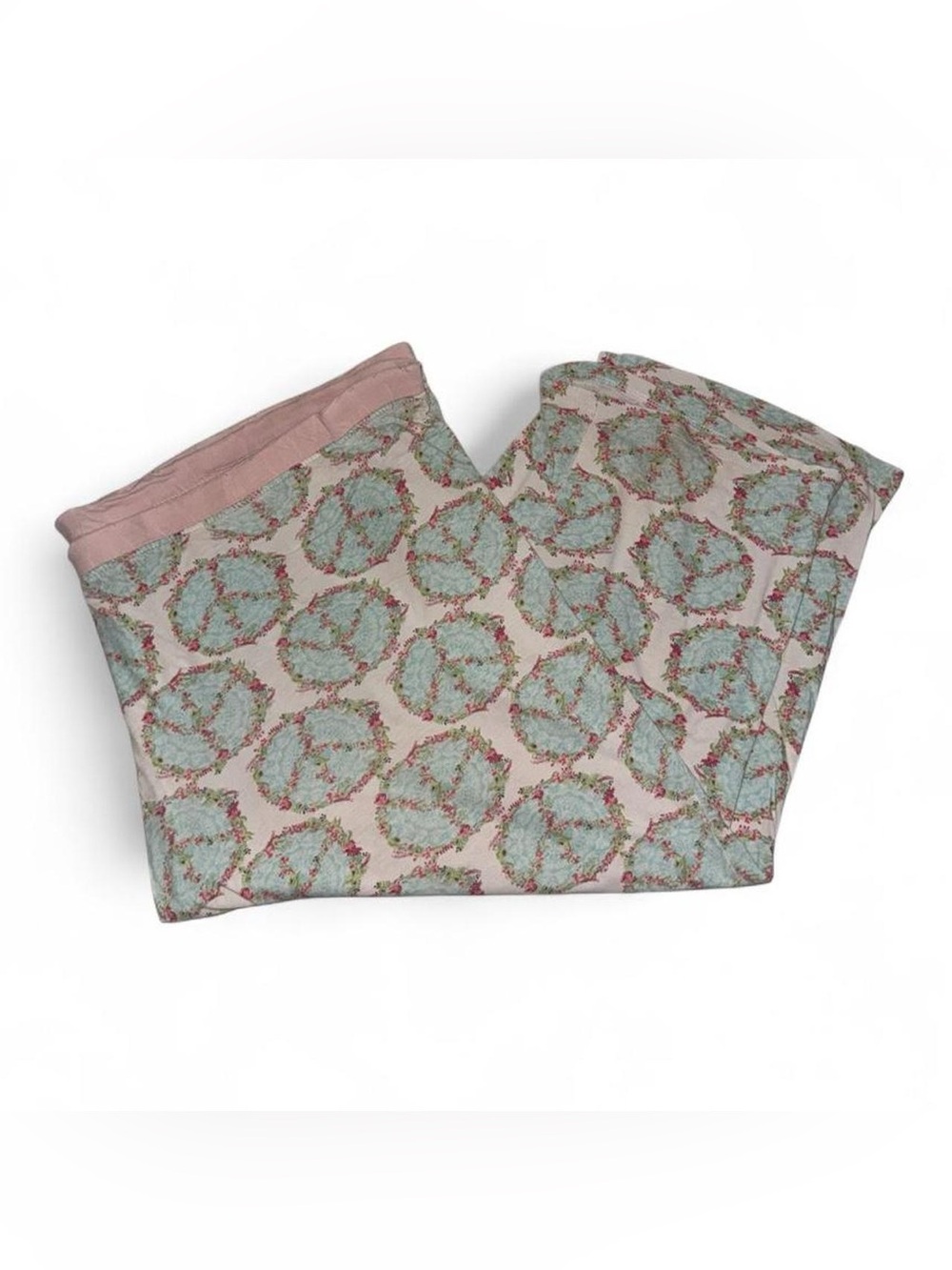 Floral Medallion Pink Women's Bermuda Shorts
